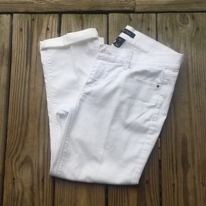 White House/ Black Market Size 6 jeans cropped